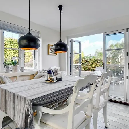 One-bedroom In Holiday home *